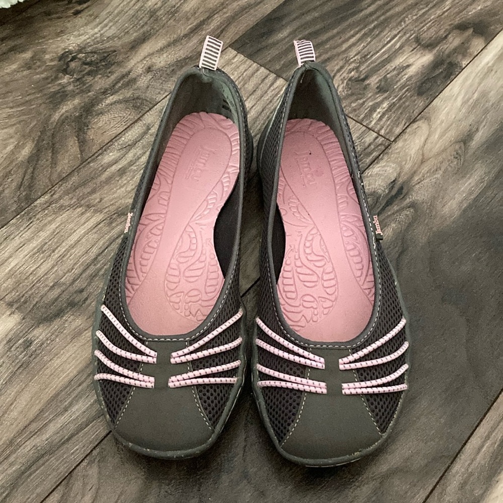 Jambu size 7